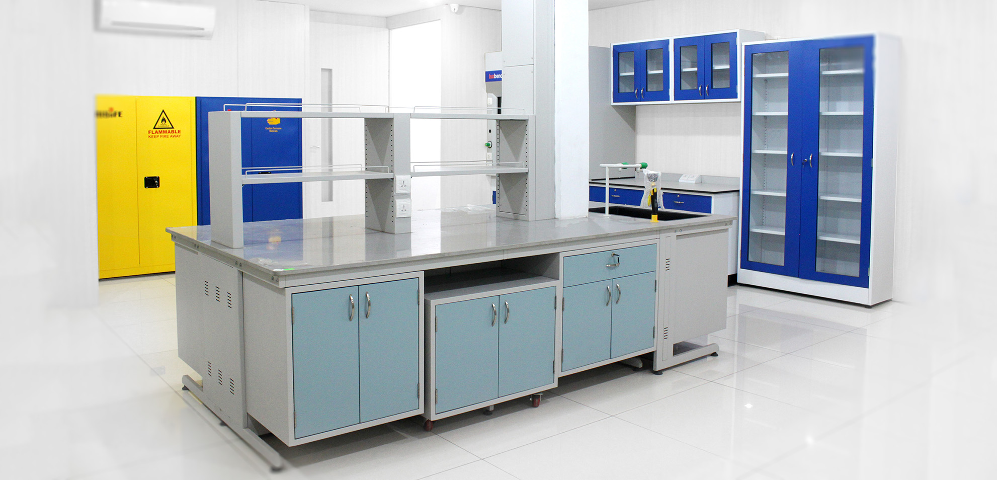 Isobenchs Laboratory Furniture